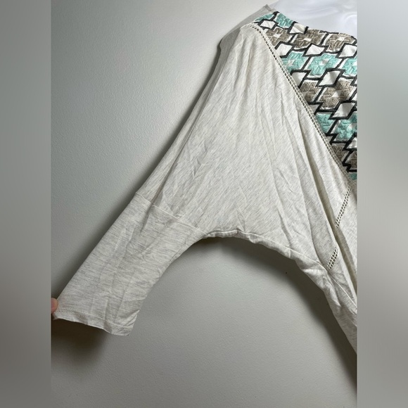 Dolan Anthropologie Embroidered Dolman Sleeves Top  Women Sz M Stretchable - Picture 5 of 8